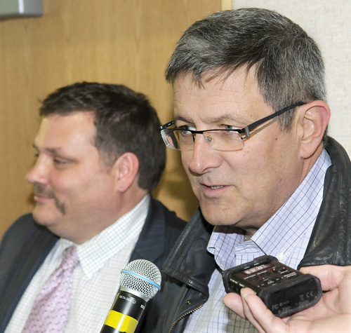 21NOV11-KAM. ELECTION12