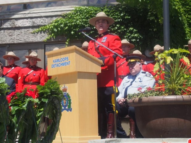 Supt. Mueller speaks to crowd at ceremony.