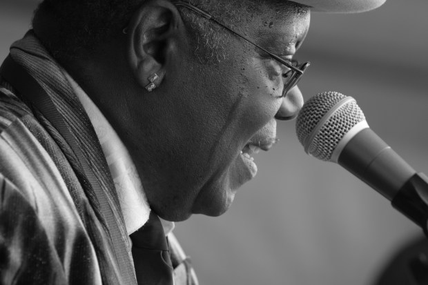 Kenny blues Boss Wayne. (Brant Zwicker photo)