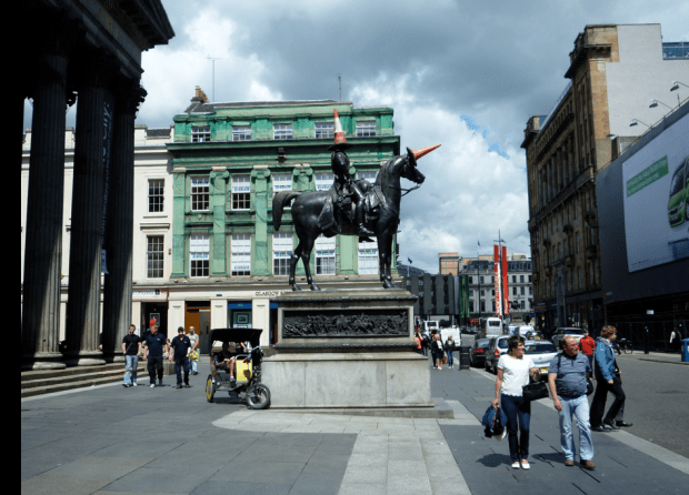 Traffic cones on the Duke of Wellington show what Glasgow residents think of England. (Mel Rothenburger photo)
